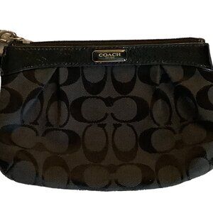 EUC Coach Black Signature Wristlet